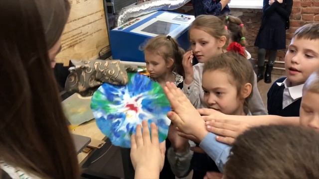 Экскурсия для детей к агрегатам по переработке пластика смотреть онлайн