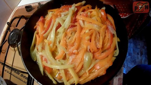 Перец болгарский тушеный в сметанном соусе?️ смотреть онлайн