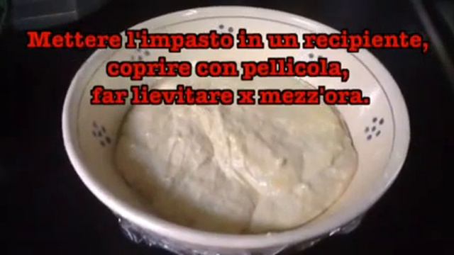 Focaccia pugliese con farina di semola , ricetta tradizione, mangiar sano, Monopoli (Puglia) Italia смотреть онлайн