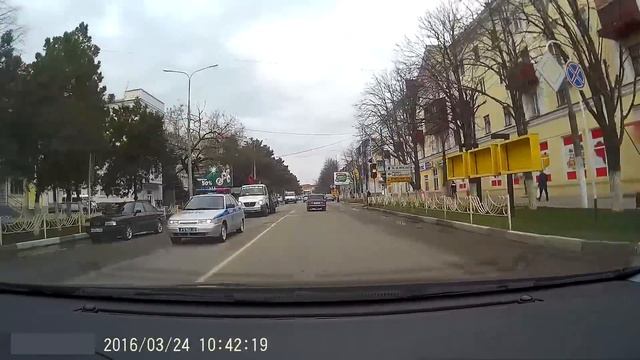 Проехал на красный свет, эвакуатор нарушает ПДД, Кропоткин смотреть онлайн