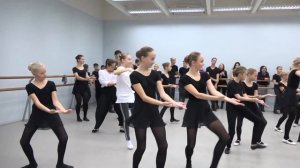 Танцуют все!  Хоровод дружбы. Ансамбль Локтева+Выпускники