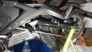 Как смазать цепь на мотоцикле, на примере Kawasaki ER-6n
