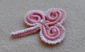 Необычный красивый лист клевера с завитками. Вяжем вместе мотивы ирландского кружева.avi