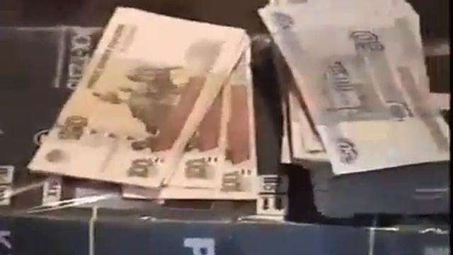Сенсация! Топ-менеджеры "Связного" торгуют на Горбушке! смотреть онлайн