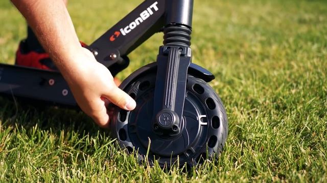 Обзор iconBIT duo: полноприводный электросамокат на 700 Ватт! смотреть онлайн