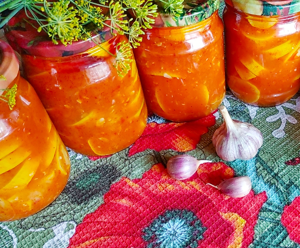 САЛАТ НА ЗИМУ ИЗ КАБАЧКОВ С ТОМАТНОЙ ПАСТОЙ И ЧЕСНОКОМ. смотреть онлайн