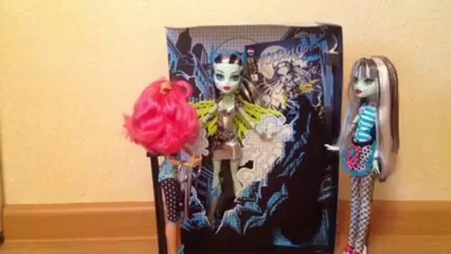 Monster High/StopMotion:Распаковка Frankie Stein Voltageous смотреть онлайн