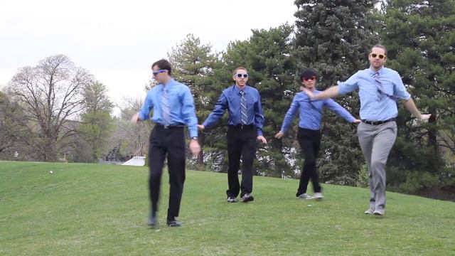 Nerds Dancing To K-pop In The Park смотреть онлайн