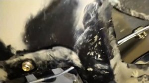 Pajero Sport 1. Замена привода замка багажника на универсальный.