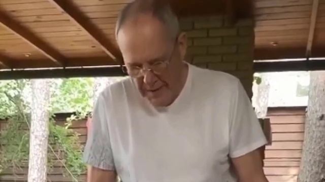 Эммануил Виторган показал новую игрушку двухлетней дочери смотреть онлайн