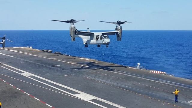Passage de deux V-22 Opsrey de l'US NAVY - Charles de Gaulle. смотреть онлайн