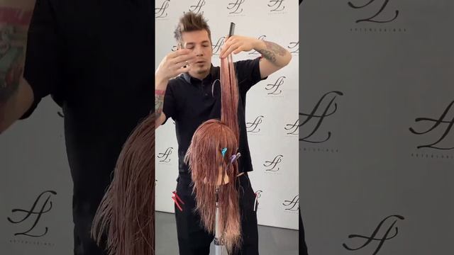 ❤️ Сохраняйте видео в закладки, ищите другие видео серии стрижек с комментариями Артема Любимова❤️ смотреть онлайн