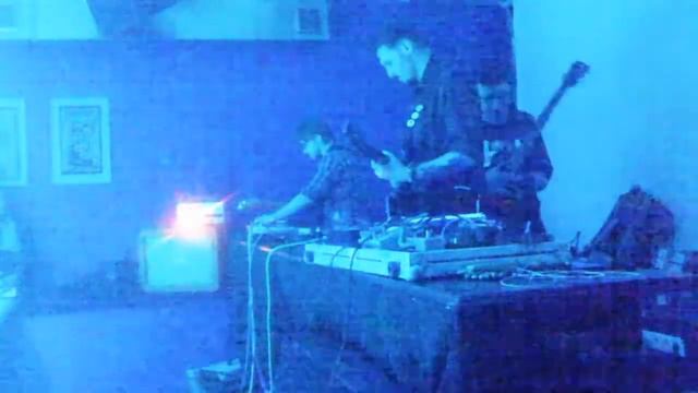 Micronesia Guitar Trio @ Bar Berry (Омск, 2015/03/14) смотреть онлайн