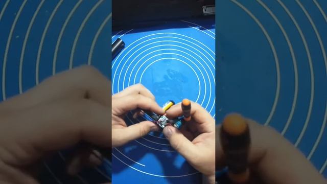 Моргает диод на jouz и замена батареи смотреть онлайн