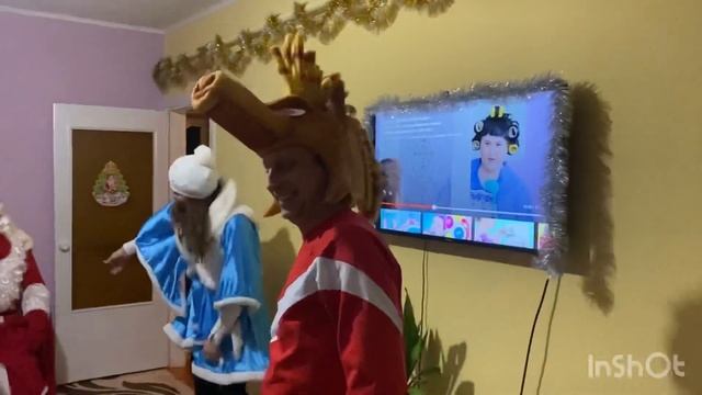 К нам пришёл?Дед Мороз и Снегурочка ✨ Звёзды Мариника и Софи смотреть онлайн