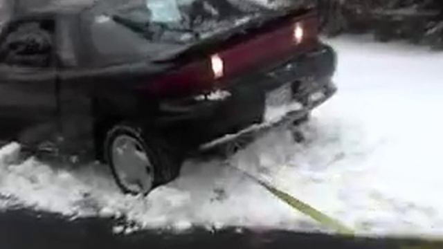 Как американцы вытаскивали машину из сугроба... смотреть онлайн