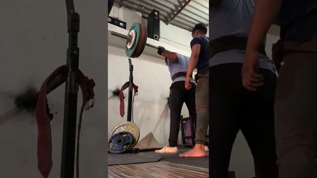 Squats 155 kg for 5 reps without kneecap #powerlifting #viral @unstoppableaman6491 #muscleblaze смотреть онлайн