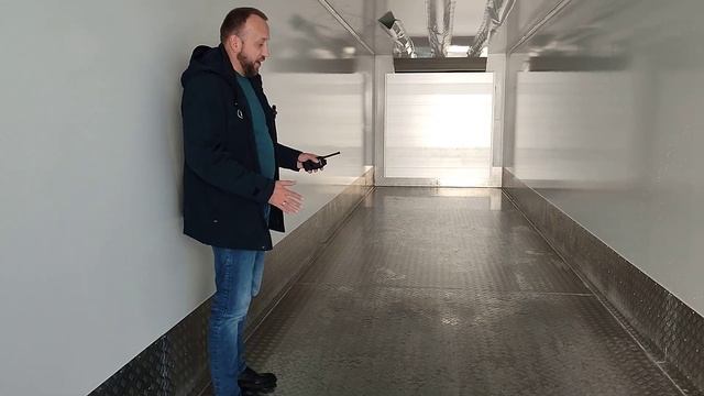 Рефрижераторный полуприцеп с ХОУ Thermo King SLXi 400 смотреть онлайн