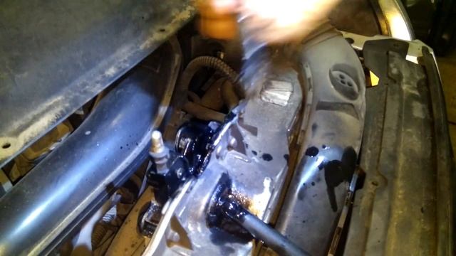 Ford Focus 2 2007 года выпуска – Замок капота, Часть 1 смотреть онлайн
