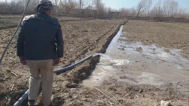 Quyosh Panellari Bilan Suv Chiqarish