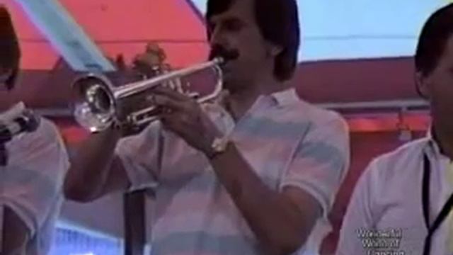BIG DADDY LACKOWSKI AND THE LA DE DAS "POLKA MEDLEY" смотреть онлайн