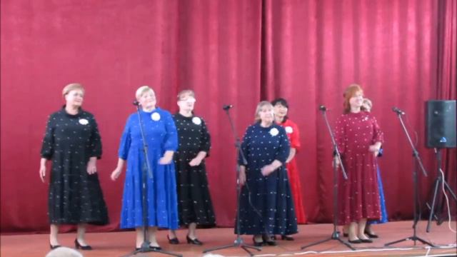 "Ромашки цветы" Песню исполняет коллектив из ДК Березняки. Владимирская область смотреть онлайн