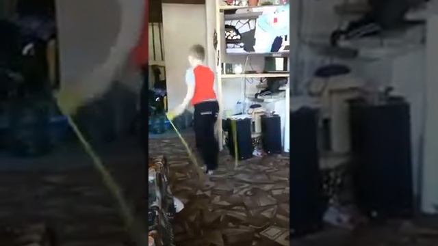 Рекорд 39 прыжков на скакалке !!! смотреть онлайн