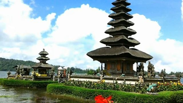 Gitgit waterfall - Place of interest in Bali смотреть онлайн