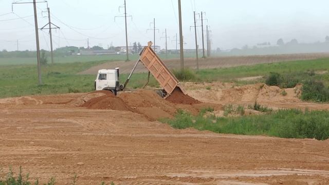 2015 06 10 09 20 24 DSCN0516 Самосвал выгрузка земли смотреть онлайн