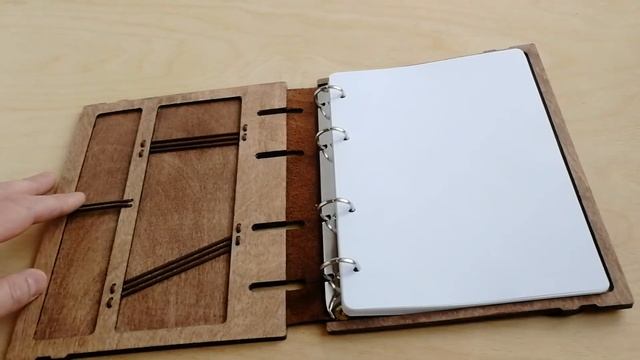 ДЕРЕВЯННЫЙ БЛОКНОТ-ОРГАНАЙЗЕР "ЛЕВ" смотреть онлайн