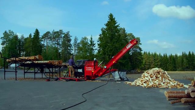 Вот как нужно рубить дрова. Невероятный аппарат смотреть онлайн