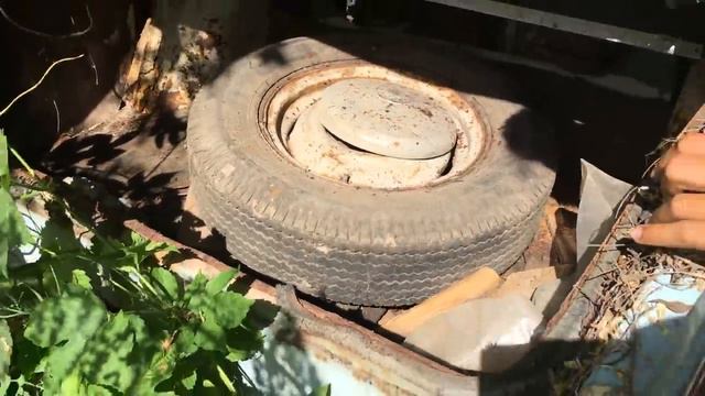 Нашли заброшенную старую машину! Что с ней случилось за 25 лет