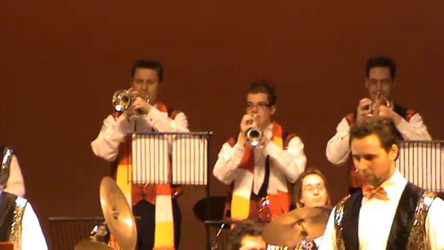 Conga - Heineken Fanfare смотреть онлайн