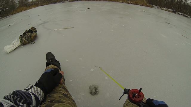 Ловля окуня на балансир | ОТКРЫТИЕ по первому льду!!! смотреть онлайн