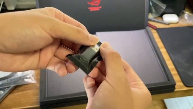 ROG STRIX XG16便携显示器开箱体验 смотреть онлайн