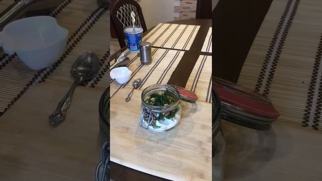 КАК ПРИГОТОВИТЬ СОУС ЗА 1 МИНУТУ КОТОРЫЙ СЬЕДАЕТСЯ БЫСТРЕЕ МЯСА смотреть онлайн