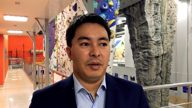 Отзыв Данияра о работе школы плавания ПлавКлуб, о своих достижениях и планах.