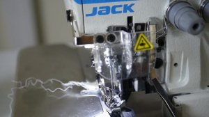 Промышленный 4-ниточный оверлок Jack E4