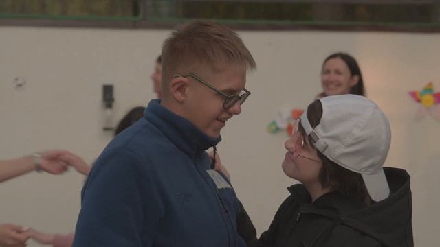 "Мамина школа: наши дети растут" - выездной спортивный лагерь в Республике Алтай. смотреть онлайн