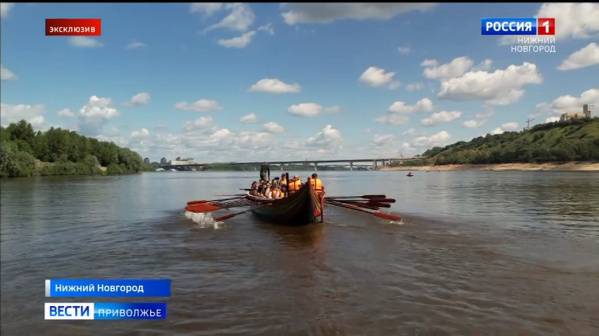 Аналог древнескандинавской ладьи спустили на воду в Нижнем Новгороде