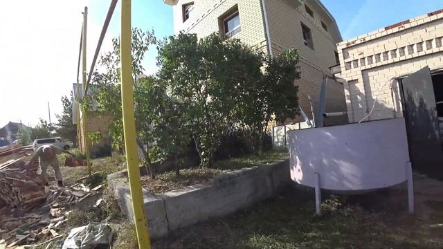 День свадьбы. Пилим дрова. Чистка плитки за оградой. Розы. Ватман. Мелкая морковка. смотреть онлайн