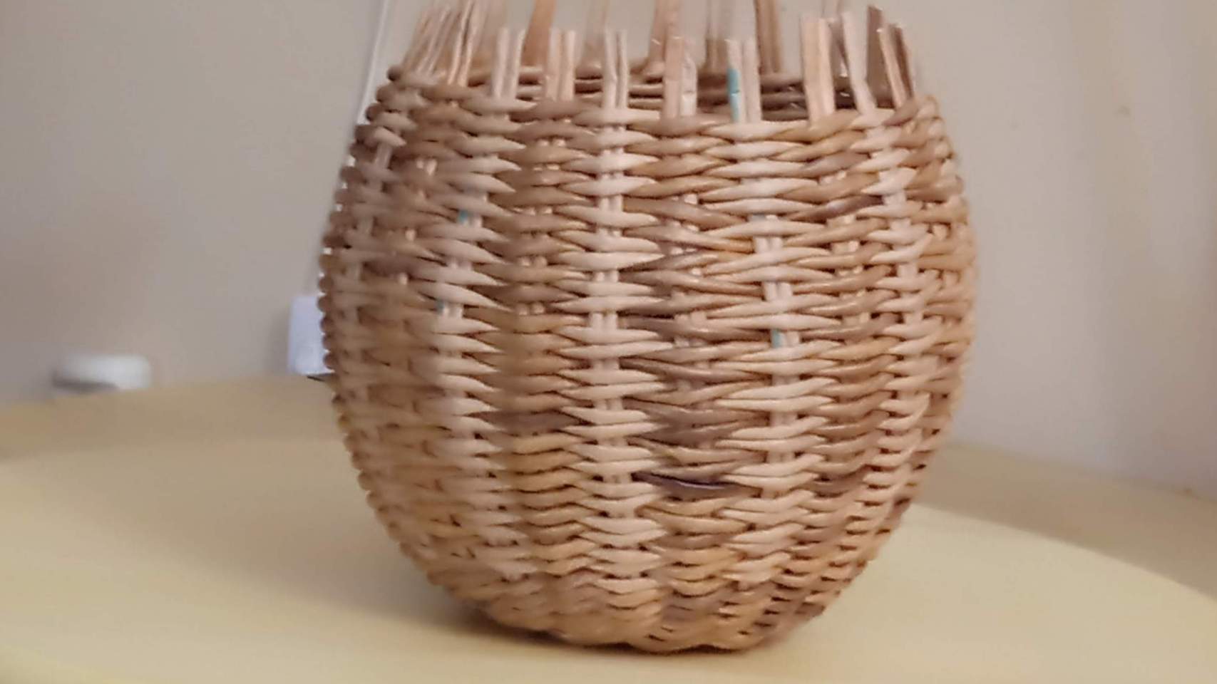 МК. Пузатик Ребристый из бумажной лозы. Часть 1. #117(1) смотреть онлайн