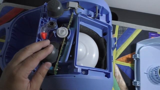 Разбираю пылесос Philips FC9071 смотреть онлайн