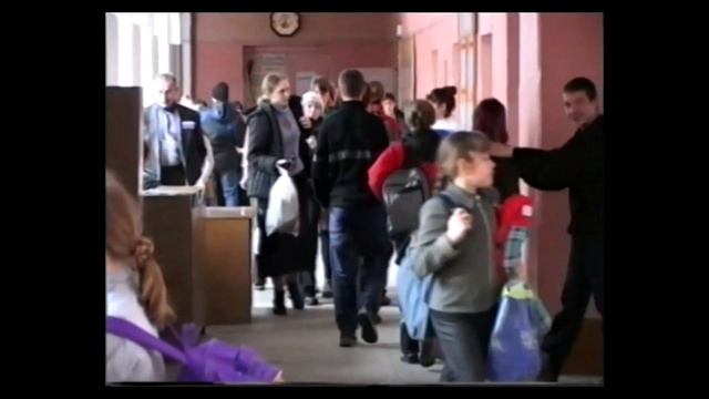 1. Начало. Немного 11Г класса и много каких-то других людей. смотреть онлайн