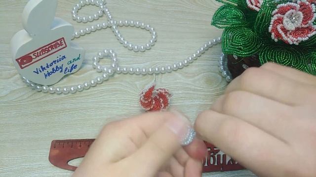 Как сделать своими руками Фиалку из бисера DIY. смотреть онлайн