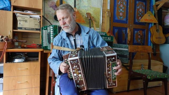 Кирилловская гармонь. Чарышский народный дом, играет и рассказывает Александр Валентинович Головин. смотреть онлайн