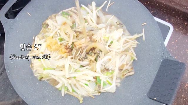 SUB) 500원짜리 팽이 버섯으로 맛있는 한끼가 해결됐어요. 팽이버섯덮밥 смотреть онлайн