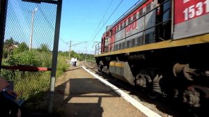 Видео про поезда для детей. Макс смотрит поезда на маленькой станции