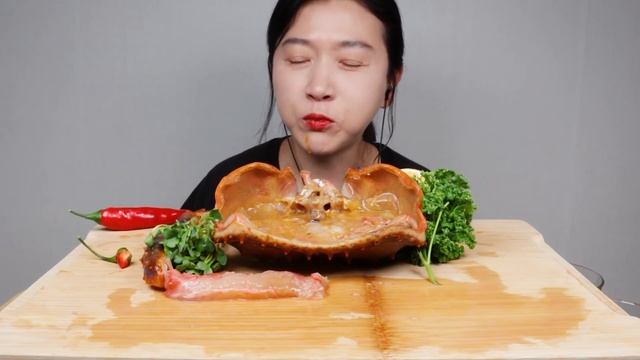 요런 밥도둑!!! 킹크랩 간장게장 리얼사운드 먹방 ASMR SOY SAUCE MARINATED RAW KING CRAB MUKBANG EATING SOUNDS смотреть онлайн