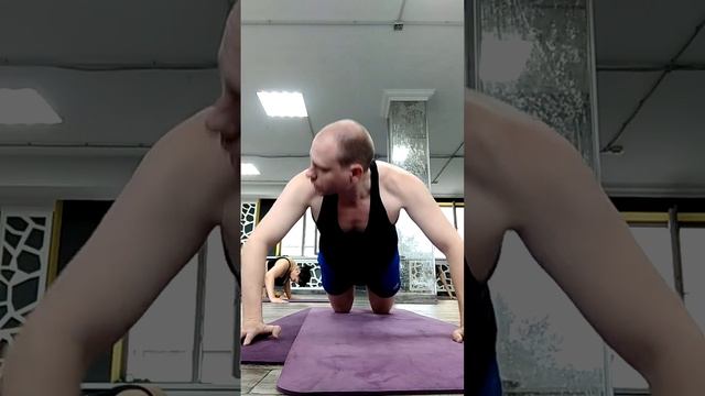 Отжимания с пружинками. Отжимания. Фитнес. Силовой тренинг. Мышцы груди и трицепсы. Передние дельты смотреть онлайн